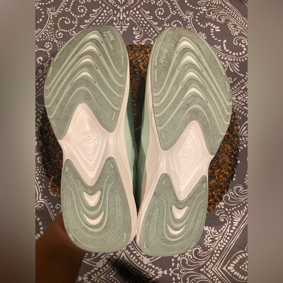 APL Peppermint Streamline Max Cushion Running Sneakers - Picture 4 of 5